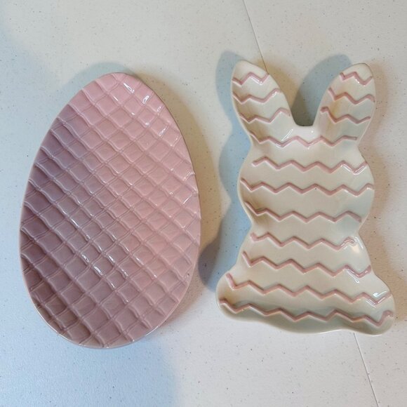 Set of Easter plates serving dishes pink and white Easter bunny Easter Egg decor - Picture 9 of 11
